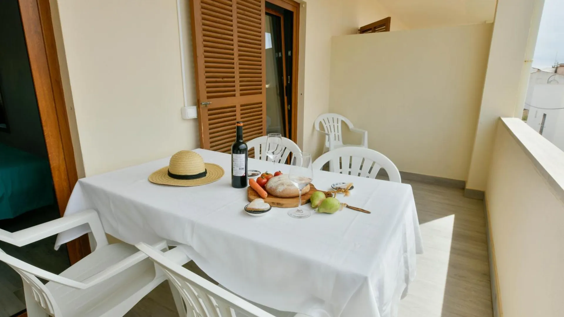 Apartamentos Estanques Colonia de Sant Jordi 0*,